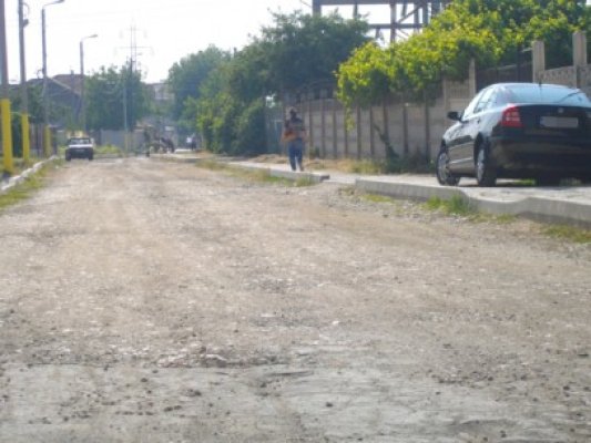 Termica Năvodari asfaltează străzile Mălinului şi Nucilor